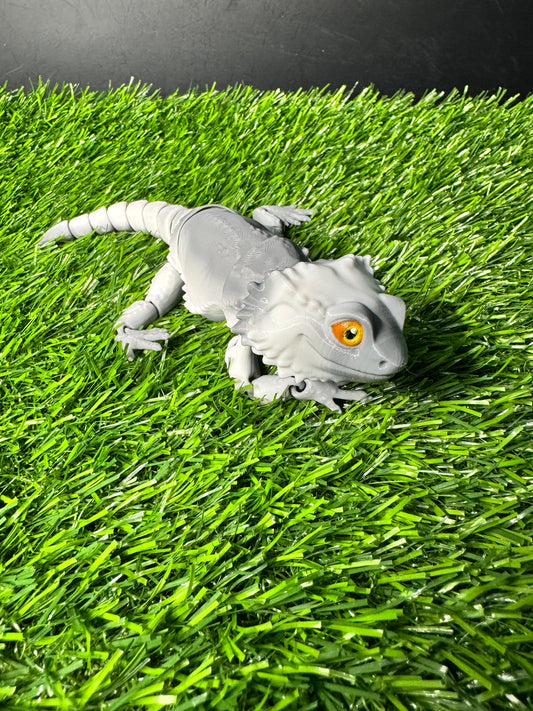 Vincent - The Ashen Bearded Dragon  - Mythical Pets