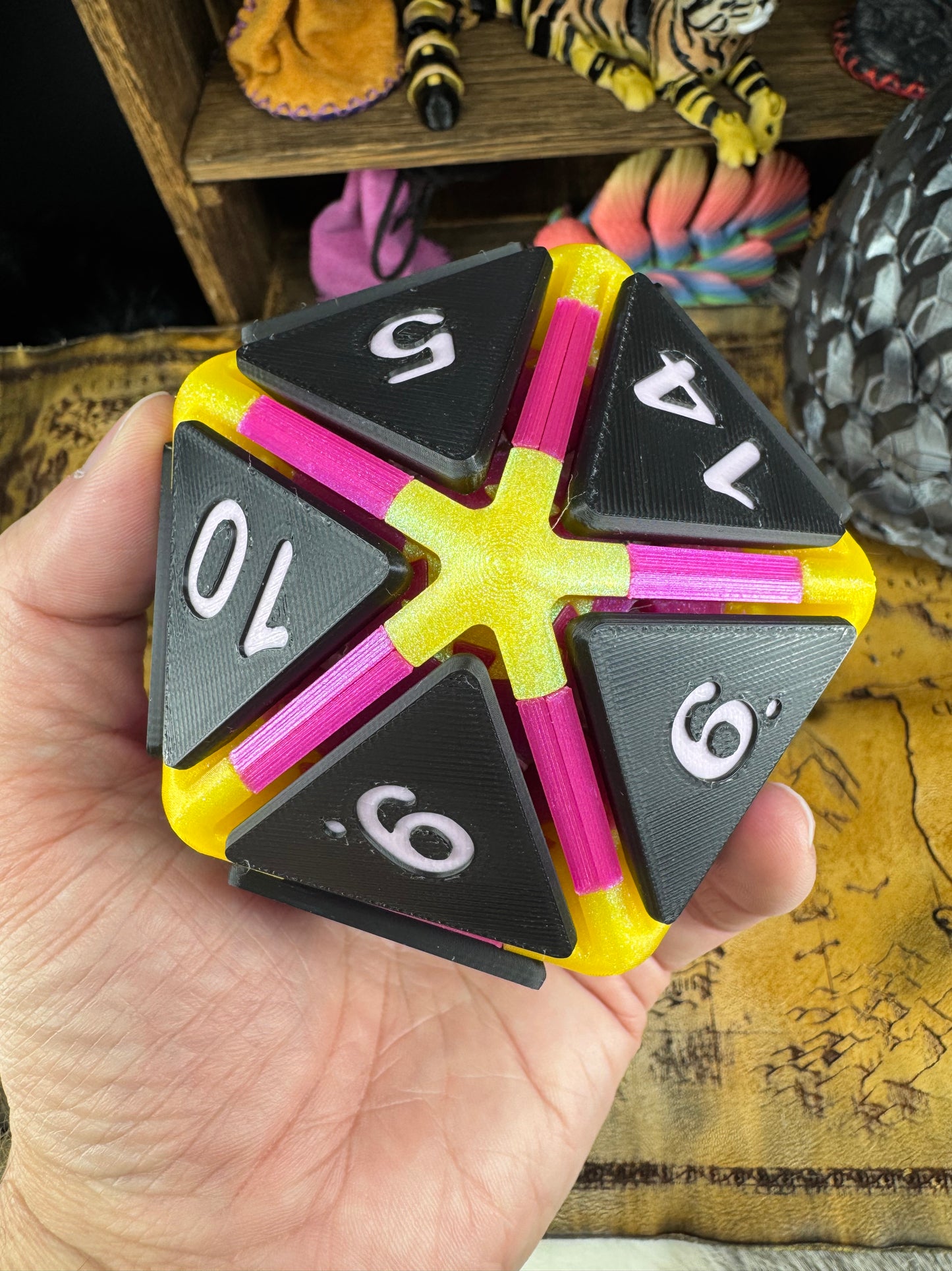 Fidget Dice - KPop Demon Hunter Theme - D20 Clicker