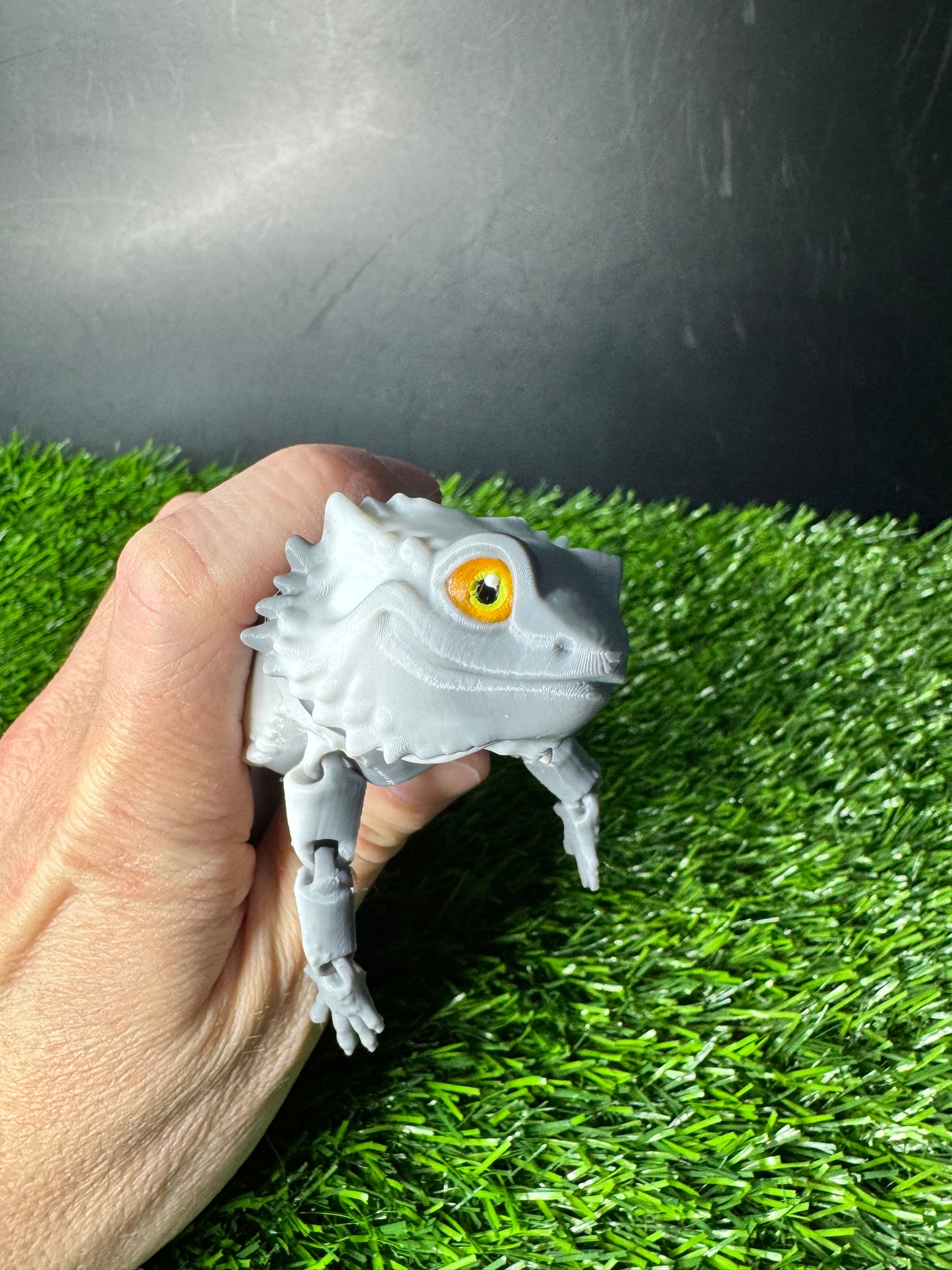 Vincent - The Ashen Bearded Dragon  - Mythical Pets